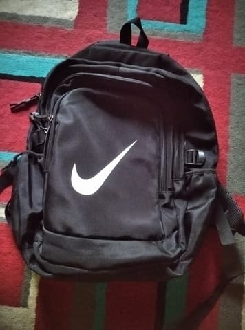 tas nike