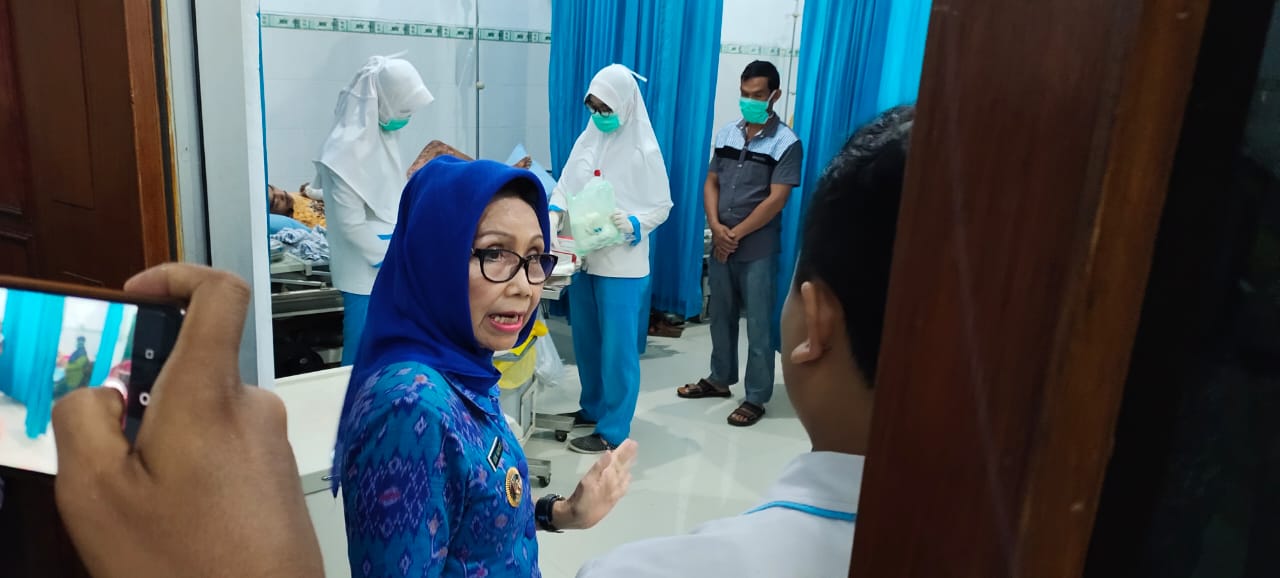 Wakil Bupati Arini Tinjau RSUD Kraton Yang Terkena Banjir