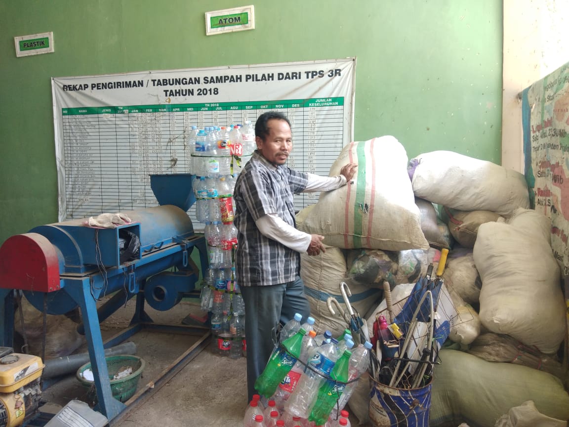 Ayo Pilah Sampahmu dan Menabung di Bank Sampah
