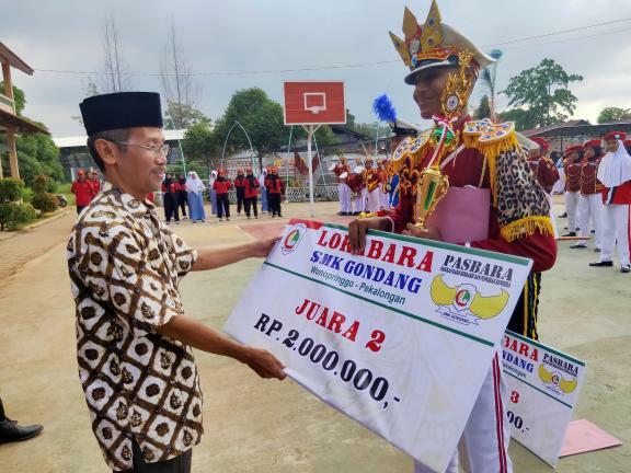 SMK Gondang Wonopringgo Gelar Lomba Kreasi Baris - Berbaris