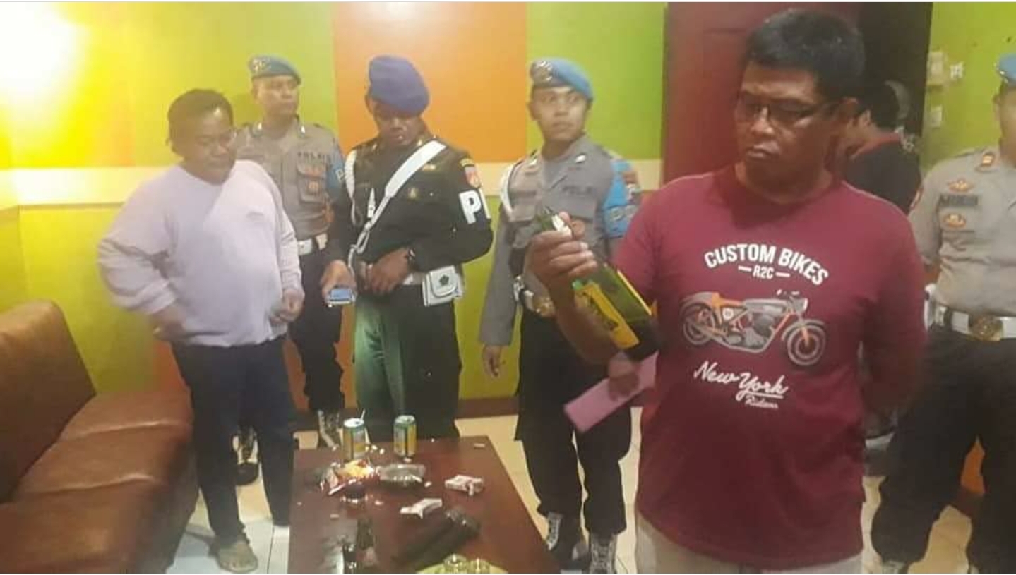 Propam Polres Pekalongan Dan Subdenpom IV Pekalongan Gelar Razia Di Cafe dan Tempat Karaoke