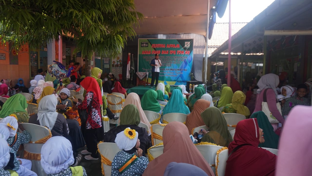 Kenalkan Bencana Sejak Dini, Damkar Satpol PP Edukasi Anak TK Pemadaman Kebakaran