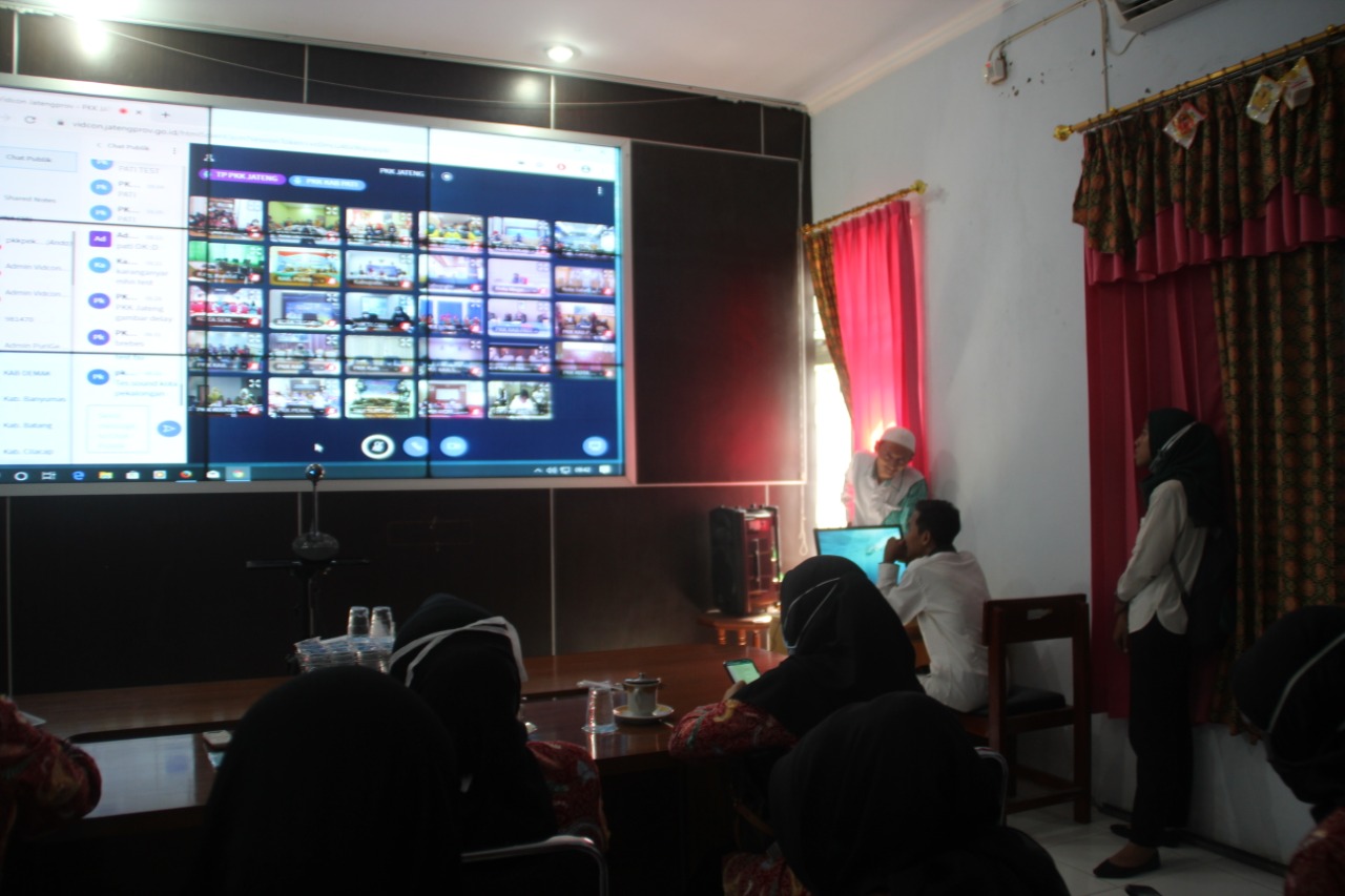 Serahkan Tiga Bulan Gaji untuk Covid-19