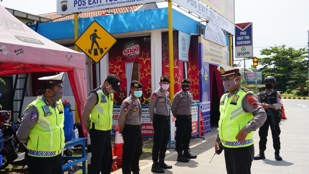 Larangan Mudik, Polres Pekalongan Kota dan Pemkot Lakukan Penyekatan Tangkal Covid-19