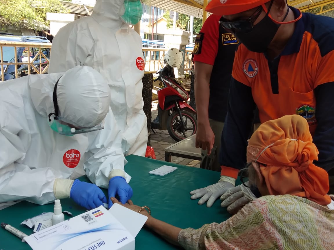 Serius Tangani Covid-19, Tim Gugus Tugas Gencar Rapid Test Massal di 10 Lokasi