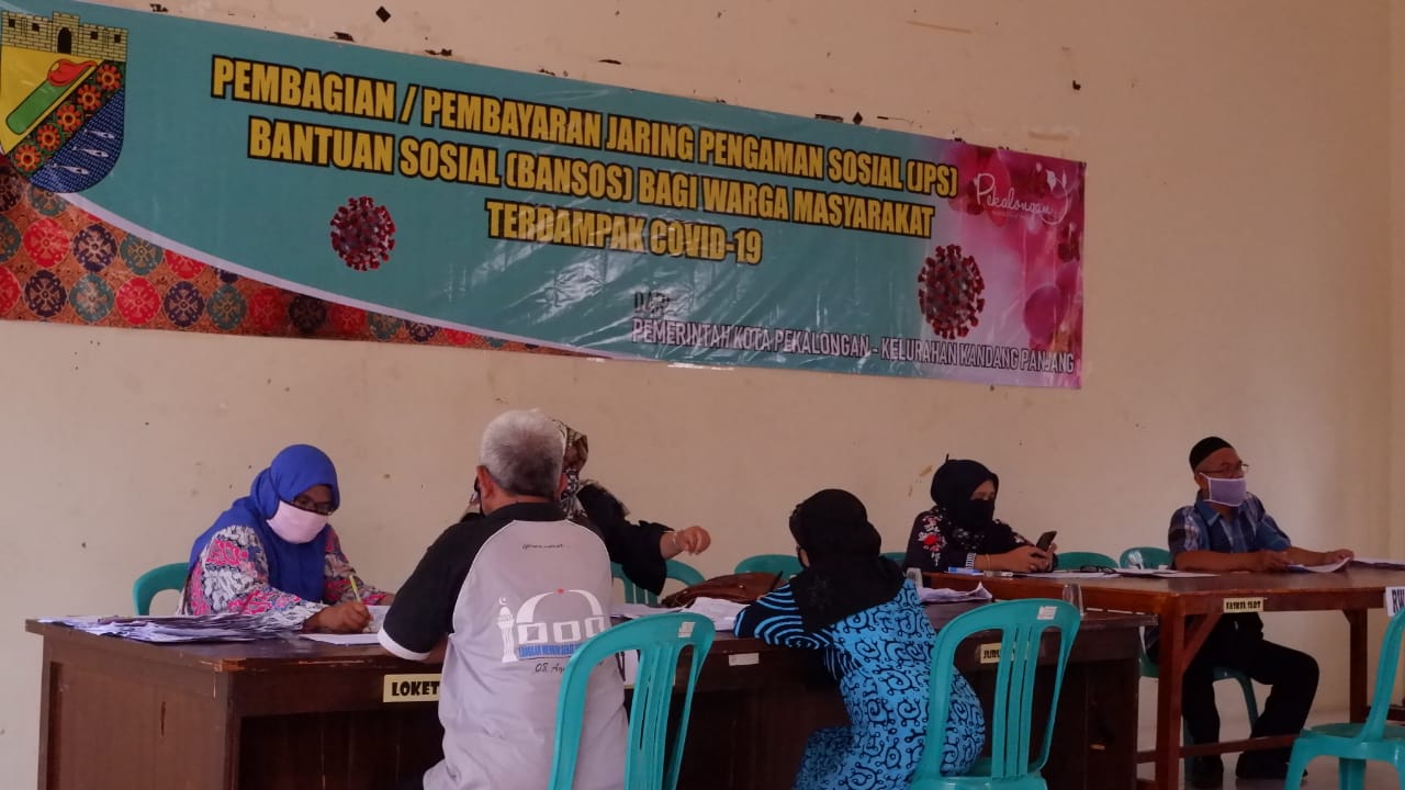 451 KK di Kelurahan Kalibaros Terima JPS Pemprov