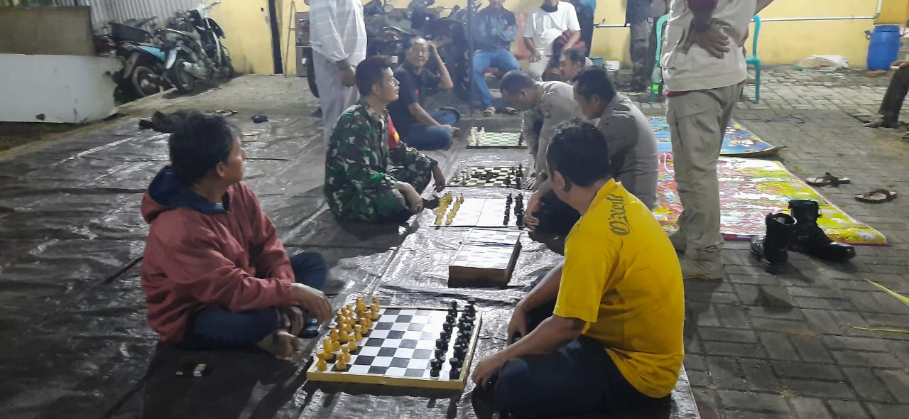 Superindo Bantu Logistik ke Posko Terpadu Penanganan Banjir Rob