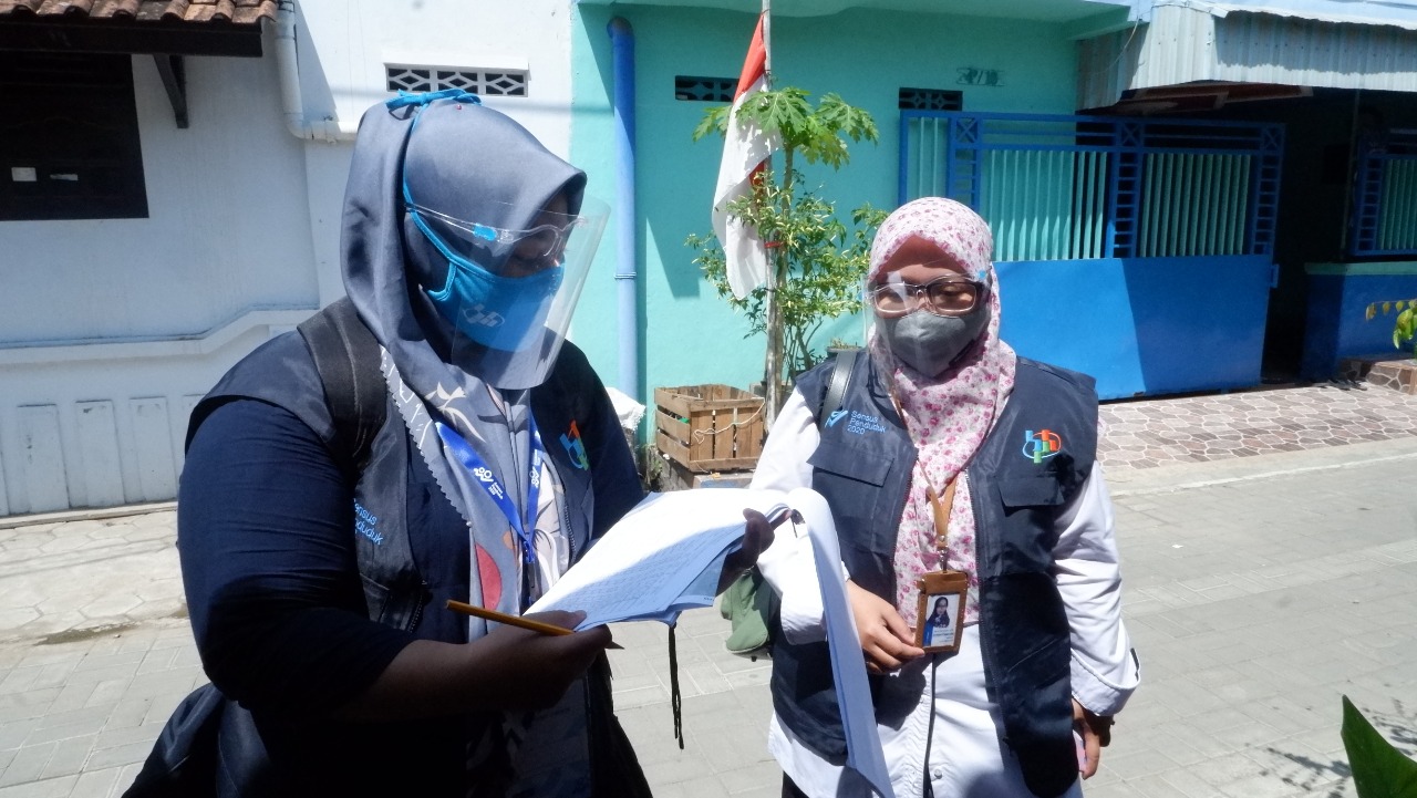 Pemkot Serahkan 35 Paket Pemenuhan Kebutuhan Anak dan Perempuan