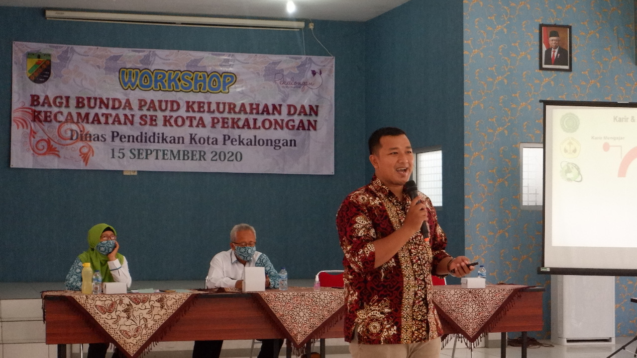 Komunikasi Makin Lancar, Bunda PAUD Belajar Public Speaking