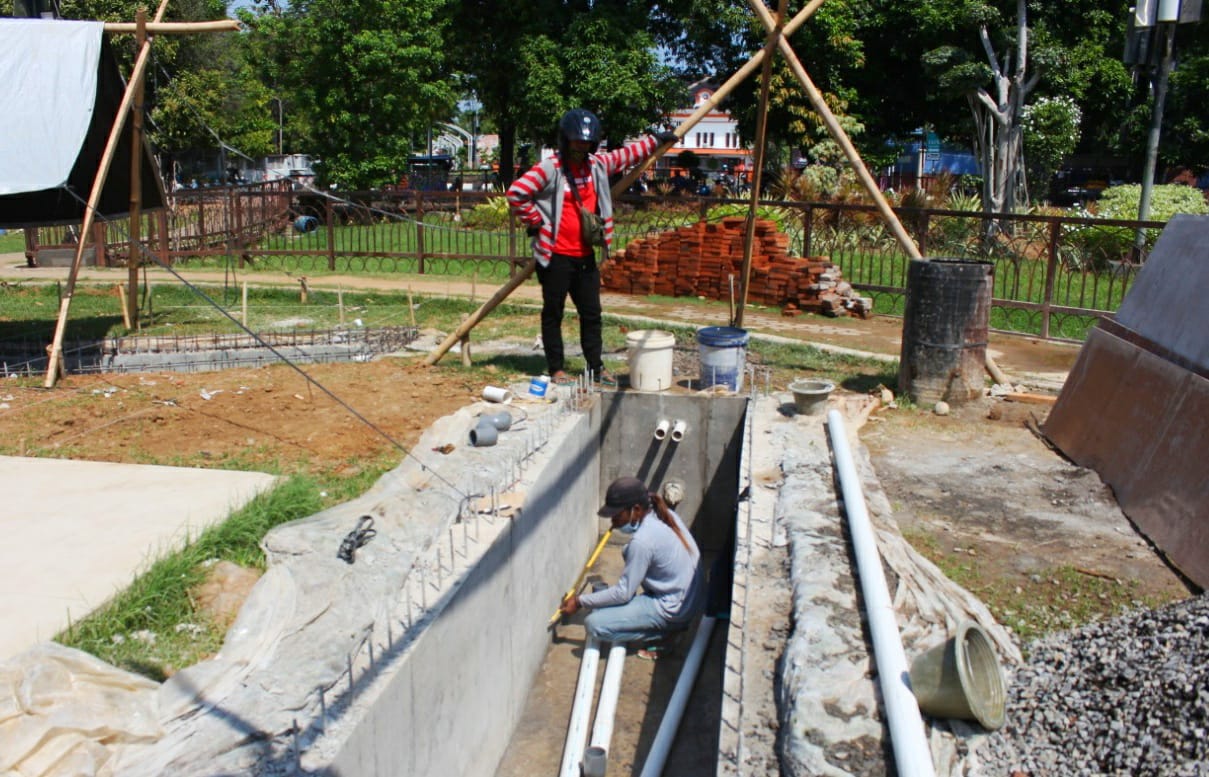 Penuhi Kebutuhan Ruang Publik DPUPR Bangun Air Mancur Kering