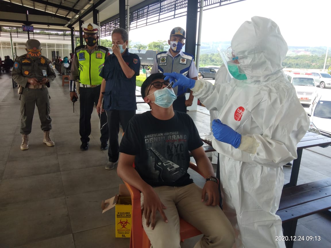 Antisipasi COVID-19, Dinkes Gelar Rapid Test Antigen Gratis di Tol Batang