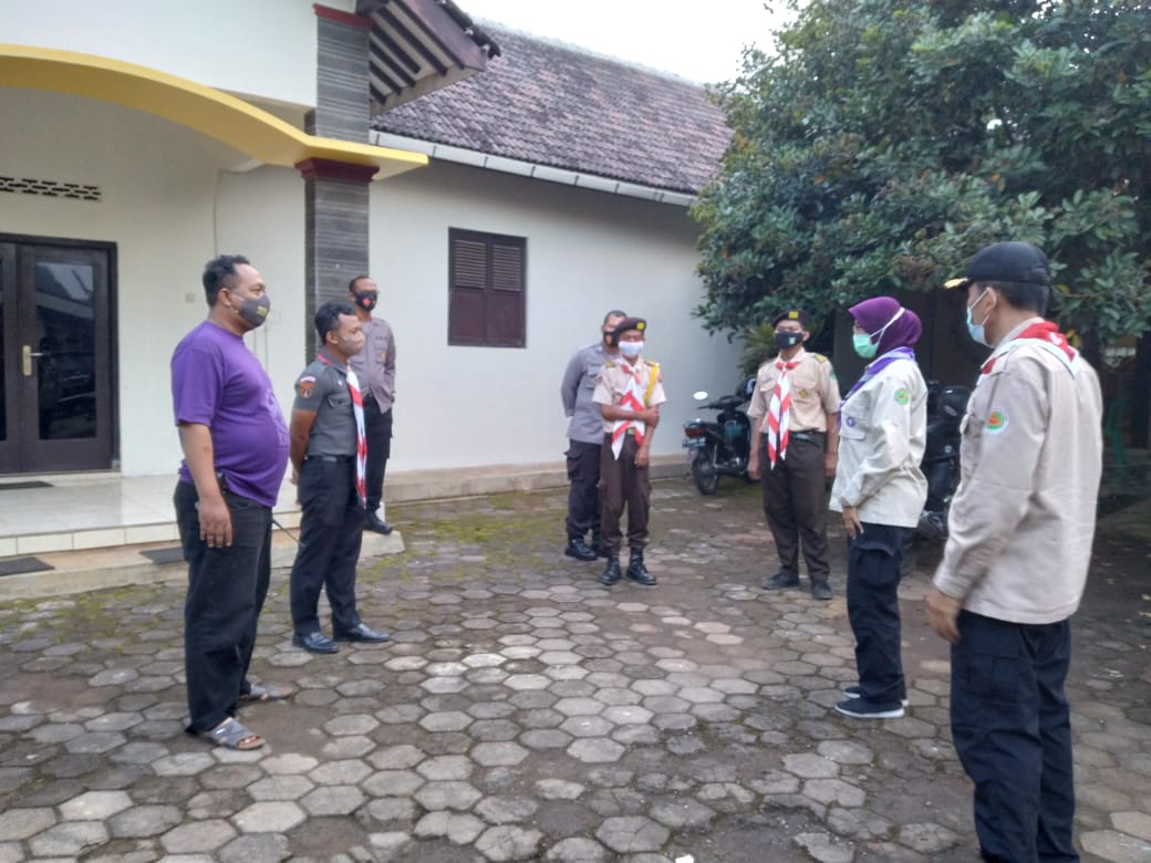 Peduli Kesehatan, Kwarda Jateng Bagikan Masker dan Vitamin Pada Anggota Pramuka