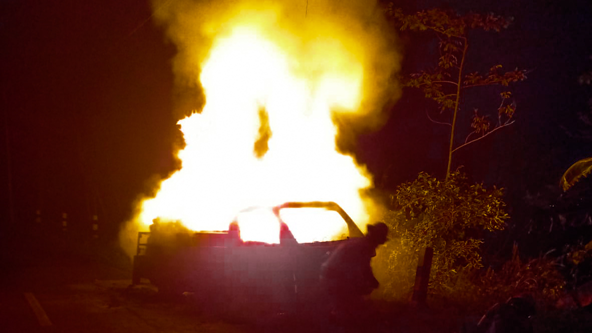 MOBIL MUATAN MINYAK TERBAKAR LINGGO ASRI KAJEN