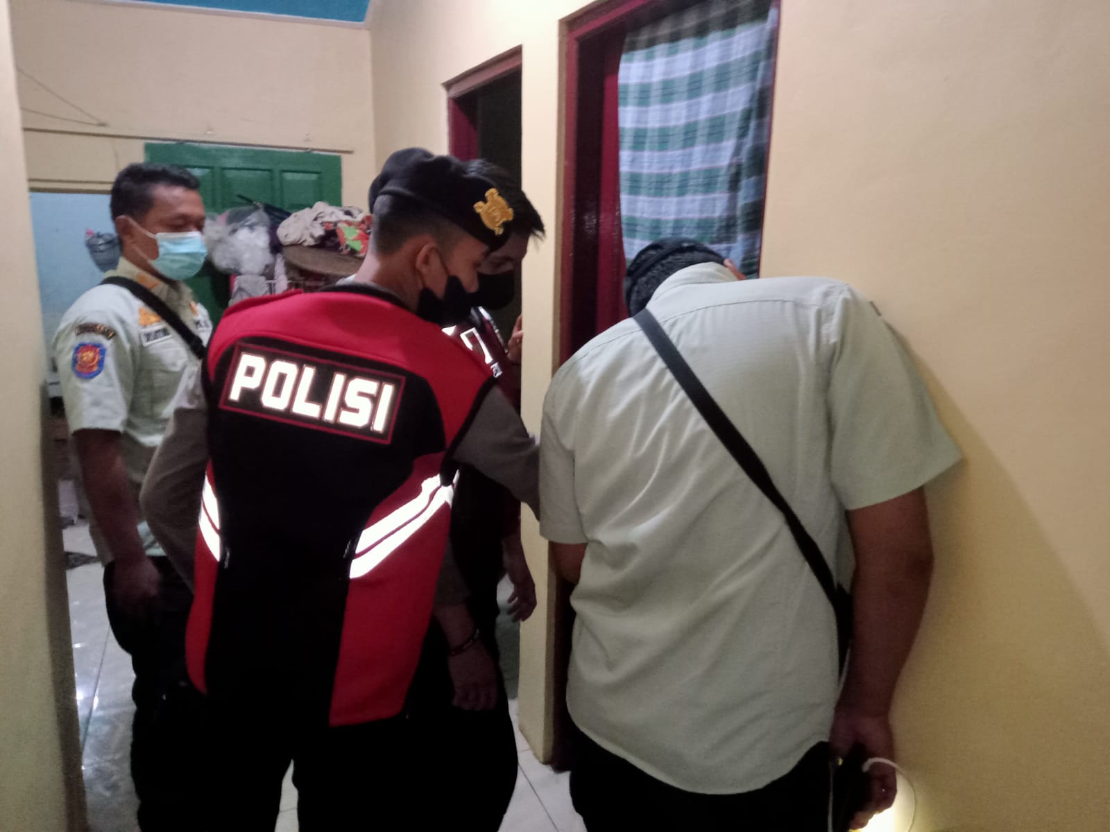 Razia Cipkon, Satpol PP Amankan Empat Pasangan Mesum Bukan Pasutri
