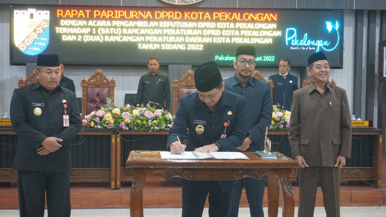 Bupati Fadia : Saya Nggak Mau Ada Jalan Kayak Sungai Kering di Pekalongan