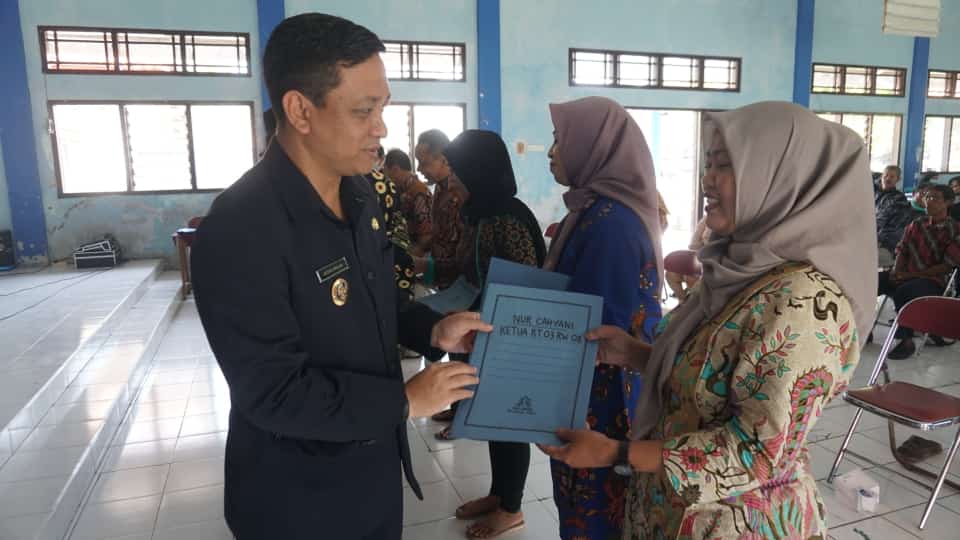 Wujud Apresiasi, Walikota Salurkan Banpot RT RW Kelurahan Panjang Wetan