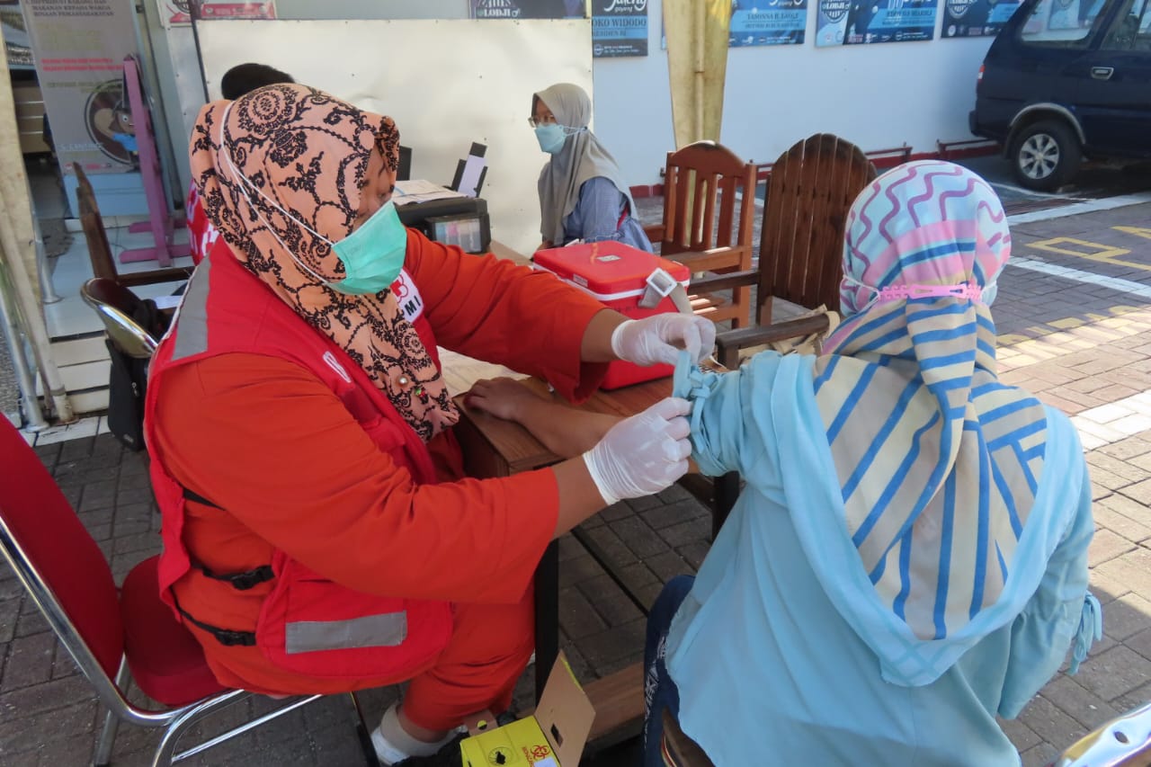Kerjasama Dengan AIHSP, PMI Kota Pekalongan Gelar Program Percepatan Vaksinasi