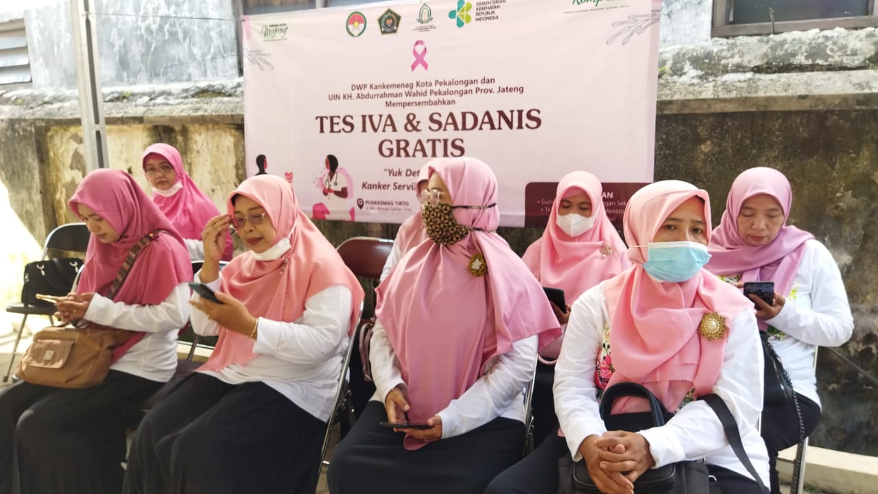 Waspadai Penyakit Kanker, DWP Kemenag Bersama Dinkes Beri Pemeriksaan Gratis