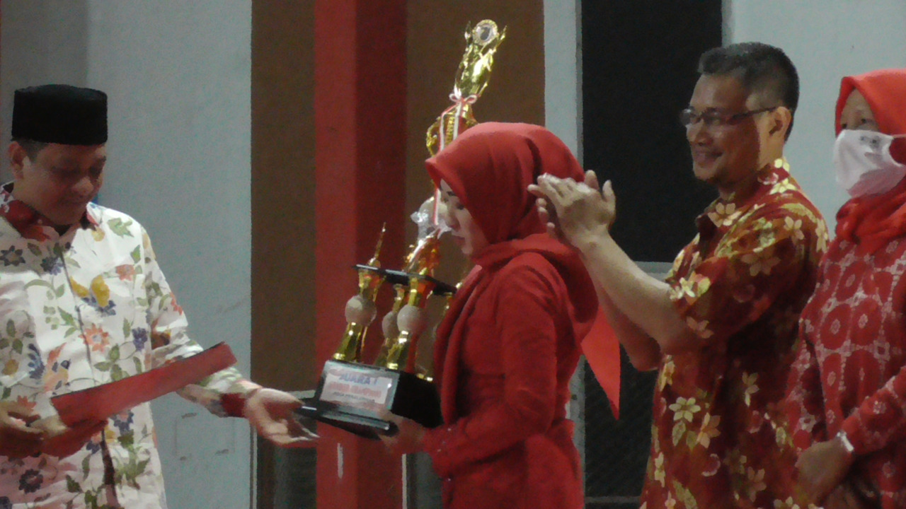 Berperan Dalam Kesetaraan Gender, Inggit Sabet Penghargaan Gender Champions