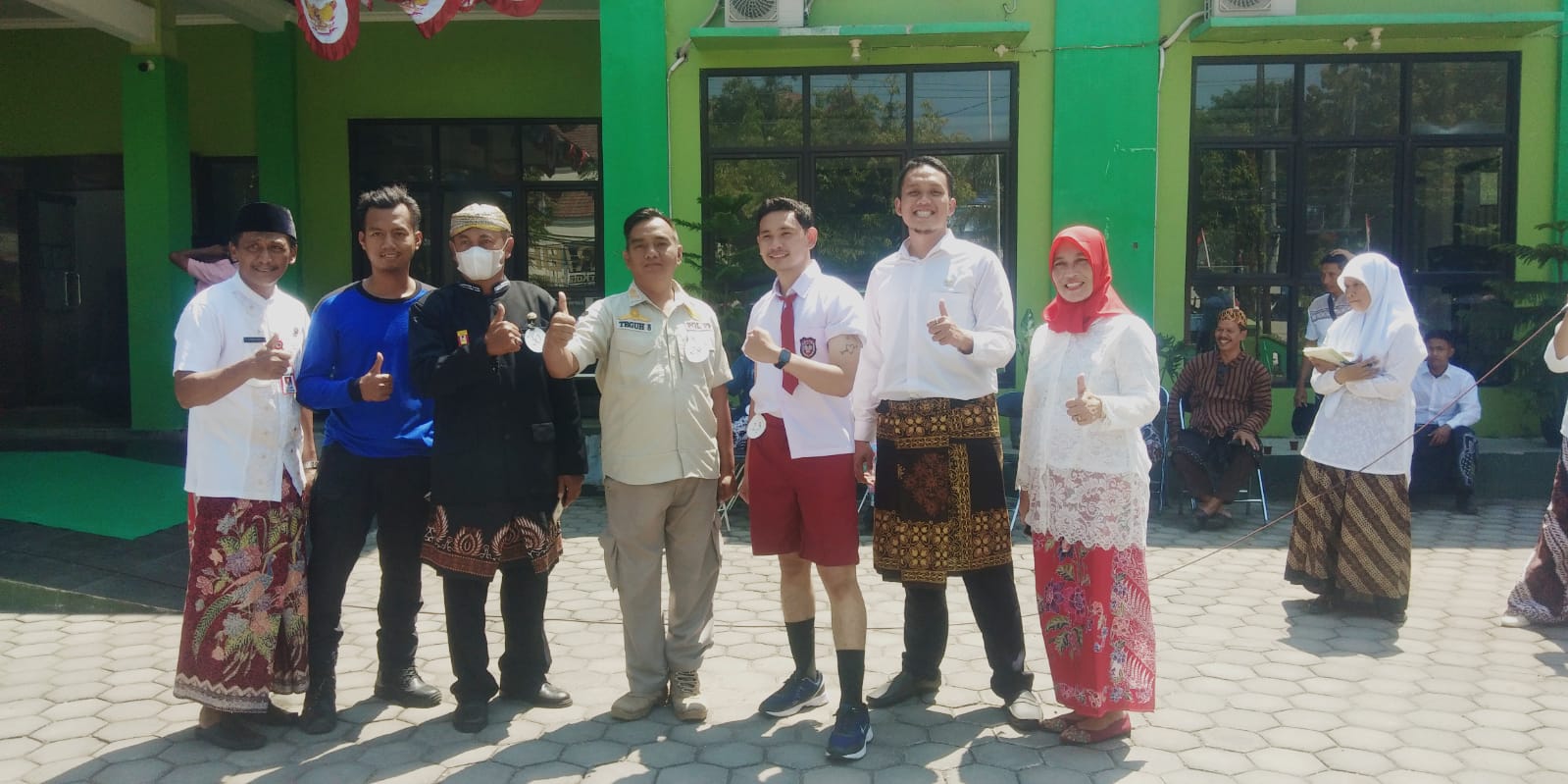 HUT ke-77 RI, Anggota Satpol Melenggang Bak Model