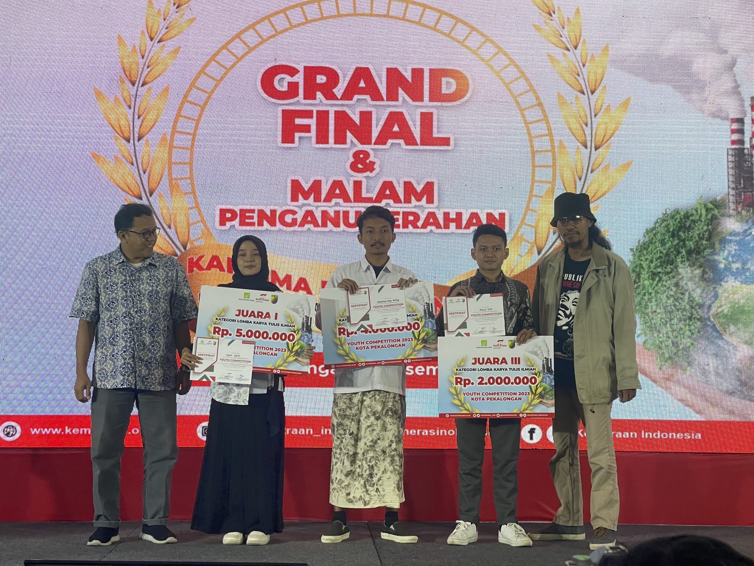 Usai digelar, Dindik Serahkan Hadiah Kepada Seluruh Pemenang FLS2N dan O2SN